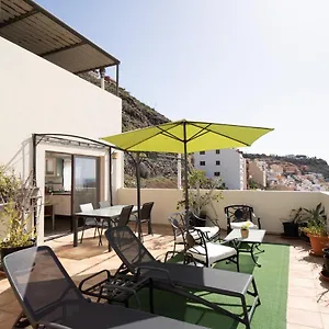 https://holiday-house-penthouse-in-la-gomera.in-canary-islands.com