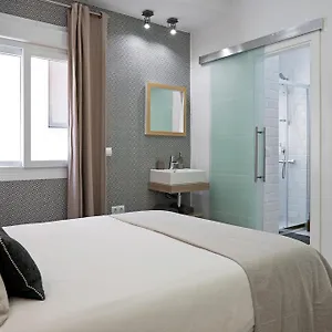 https://picasso-flat.hotelsinnerja.org